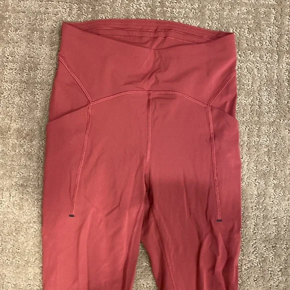 Lululemon Power Thru High-Rise Tight 25”, Size 4, EUC - Picture 2 of 5